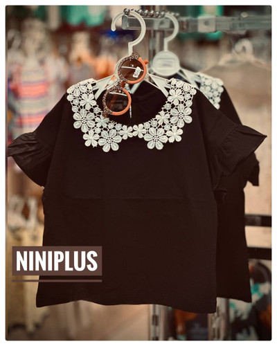 بلوز تک مشکی یقه گیپور سفید ........................................................... کد 18640