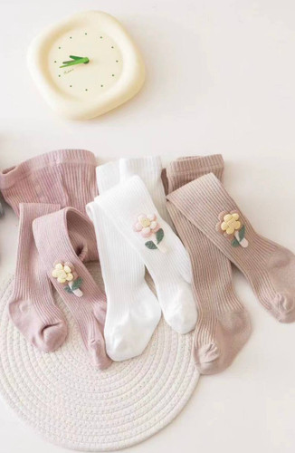 جوراب شلواری کبریتی طرح گل وساقه و برگ ...19891