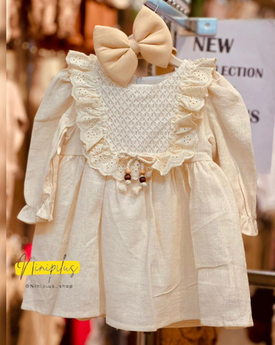 پیراهن دخترانه مجلسی کرم با یقه گیپور و آستین بلندترک ......................... کد 19955